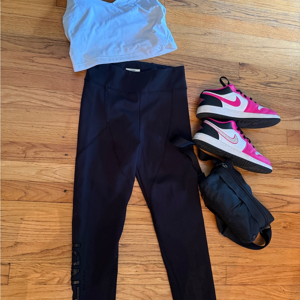 Fendi Black Capri leggings